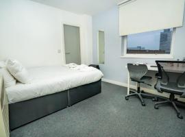 Budget Bright En-Suite Room in Central Coventry，位于考文垂的酒店