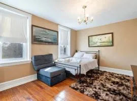 Candlelight Chamber - Private Room with Shared Space