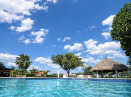 Hotel Campestre Cinco Estrellas，位于比亚维森西奥的酒店