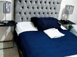 Posada Mar&iacute;a Elvia，位于比亚埃尔莫萨的自助式住宿