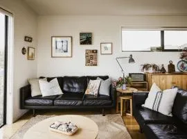 Moonbird Beach Shack ~ Ocean Escape