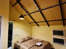 สถานีน้ำหวาน รีสอร์ท น้ำตกอ้ายเขียว