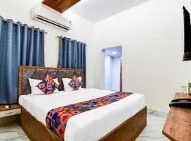 FabHotel Adhiraj Inn
