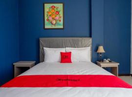 RedDoorz Plus Syariah @ Hotel Boulevard Luwuk，位于卢武克的酒店
