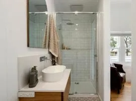 Quiet Three-Bedroom Home Near Bendigo City Centre