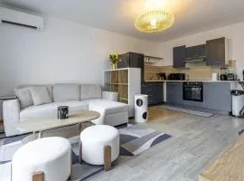 Appartement avec jardin piscine