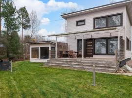 Holiday Home Tyrsky by Interhome，位于Vaskiranta的酒店