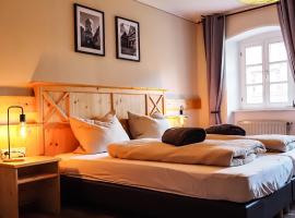 Der baeren - Historische Zimmer & Ferienwohnung, Mainbernheim，位于Mainbernheim的酒店