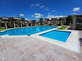 Casa con alberca cerca del AIFA，位于Tizayuca的酒店