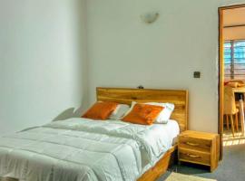 Superbe Appartement à Cotonou Dekoungbe，位于科托努的酒店