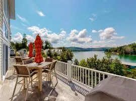 Family Lake Escape Sleeps 12 Shared Pool Dock