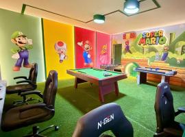 Modern 5BR Getaway w Heated Pool & Game Room，位于奥兰多的乡村别墅