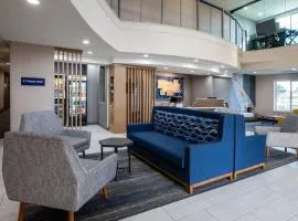 Holiday Inn Express & Suites Lathrop by IHG