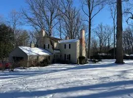 Gorgeous Unique House in Bethesda with 8 Beds