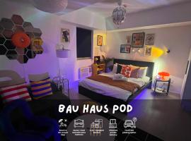 Bau Haus - 1BR for Family Retreat with PS4 & Instax，位于圣费尔南多的海滩酒店