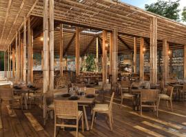 象岛翡翠湾酒店，位于象岛的酒店