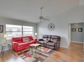 Screened Patio and Grill at Sebring Resort Community，位于赛百灵的酒店