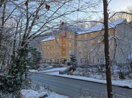 Rock Mill Retreat，位于Stoney Middleton的Spa酒店