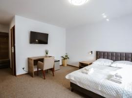 Hotel Lubaczów Hotel Restauracja u Dina，位于Lubaczów的酒店