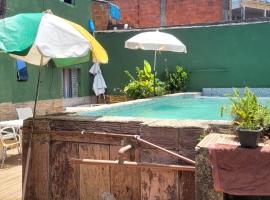 Bonita Ilha Frente Mar Guarujá，位于瓜鲁雅的酒店