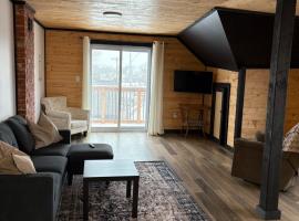 All About ME Loft，位于Montague的酒店