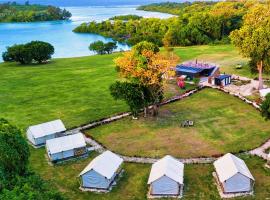 Nawesa Resort，位于Eton的带停车场的酒店