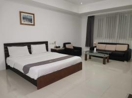 Townhouse Oak Vera Hotel Near Clark International Airport，位于安吉利斯的酒店