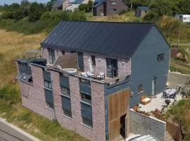 Terrasse du Pont Alsort Apt 2 2 Jacuzzi & panoramic valley view