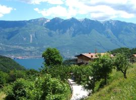 Agriturismo La Zangola，位于特雷莫西内的带停车场的酒店