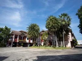 โรงแรมบ้านสวนรีสอร์ท ชลบุรี