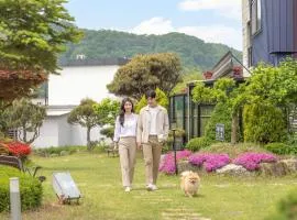 Hongcheon noilgangmaeul Pet Pension