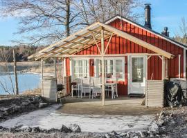 Holiday Home Långahuset by Interhome，位于Västlax的酒店