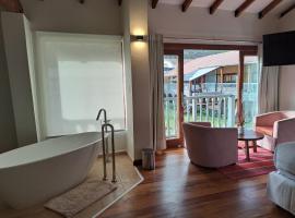 Casa Eva Hotel Boutique，位于乌鲁班巴的带泳池的酒店