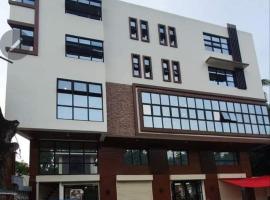 Hotel Marinduque，位于Boac的带停车场的酒店