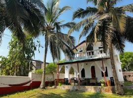 Green Protection Beach House Ghana，位于Kokrobite的低价酒店