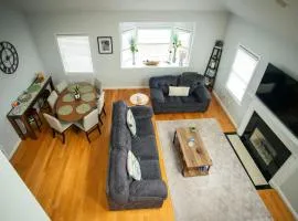 Spacious Coastal Townhome Deck and Parking