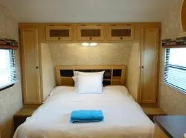 Best RV-Camper To Visit NYC-Hot Tub-Free Parking