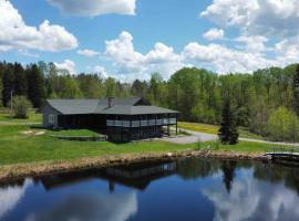 Cajun Cabin Private Nature Resort，位于Minden的酒店