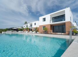 The Village Chumphon Resort and Residence，位于Ban Bo It的酒店