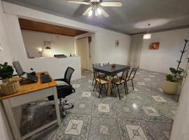 Departamento dos dormitorios en 3er piso por escaleras，位于查哈里的酒店