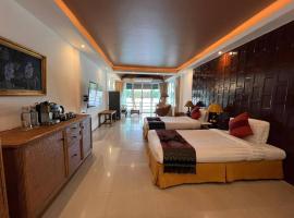 Rainbow Arokaya Welness Resort，位于Ban Hua Sai的带停车场的酒店