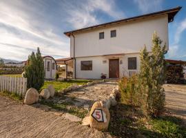 Къща за гости В 12 и 5，位于道那班亚的乡村别墅