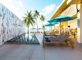 苏梅岛沙罗查别墅三棵树度假酒店，位于拉迈的Spa酒店