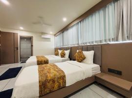 Hotel President AC Rooms，位于Bharuch的酒店