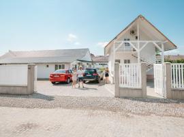 Pixel Guesthouse，位于特尔古-塞奎斯的酒店