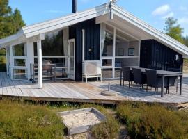 Beautiful cottage on a large natural plot，位于奥贝克的酒店