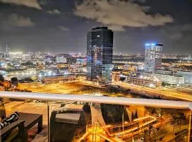 מיני פנטהאוס נווה גן Mini Penthouse by Lake Neve Gan