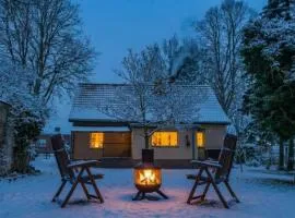Winterruhe am See, mit gemütlichem Abendfeuer, purer Natur & einem warmen Kachelofen in Omas lütter Obstbutze