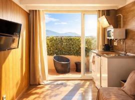 Apartament CORBATERA CIM apartaments，位于科尔努德利亚的酒店