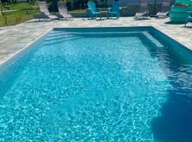 Mango-passion Le Domaine Mannou，位于圣罗斯的宠物友好酒店